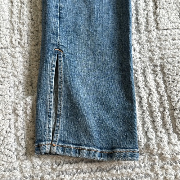 Zara Slim Flare Jeans - Picture 3 of 8